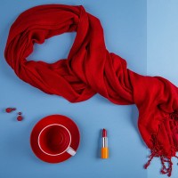 Набор подарочный CHERRYFAIRE: шарф, чайная пара, коробка, стружка, красный - Рекламно производственная компания "Рекламная кухня" - сувениры для бизнеса.